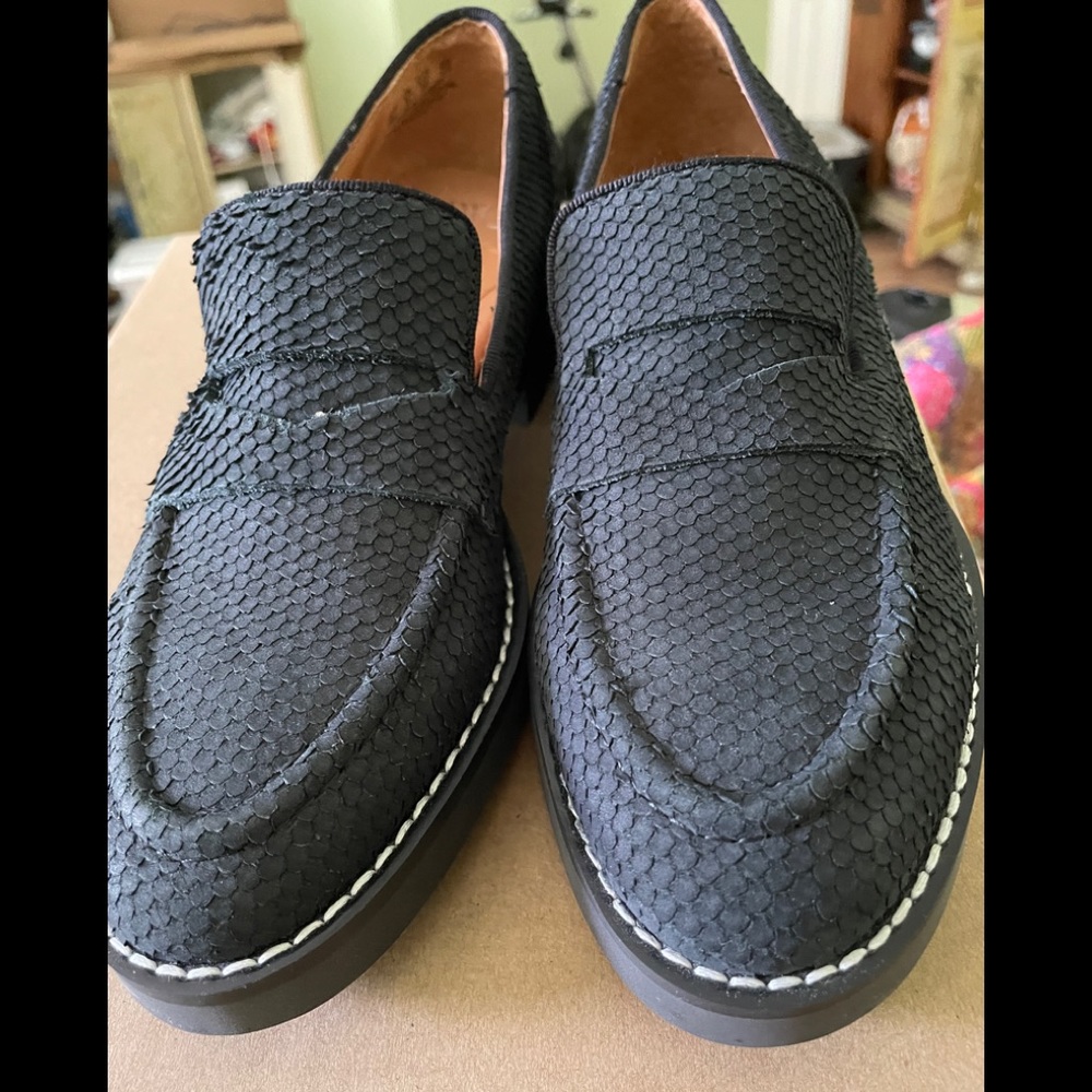 Women shoes/sarto